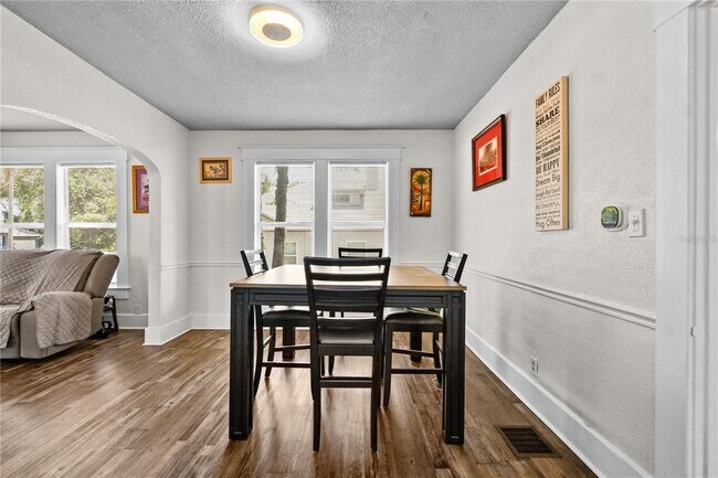 Building Photo - 766 13th Ave S