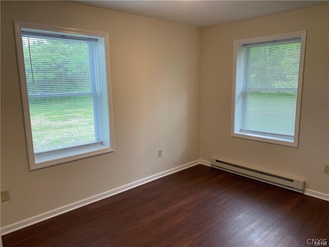 Building Photo - 2938 Douglas Rd