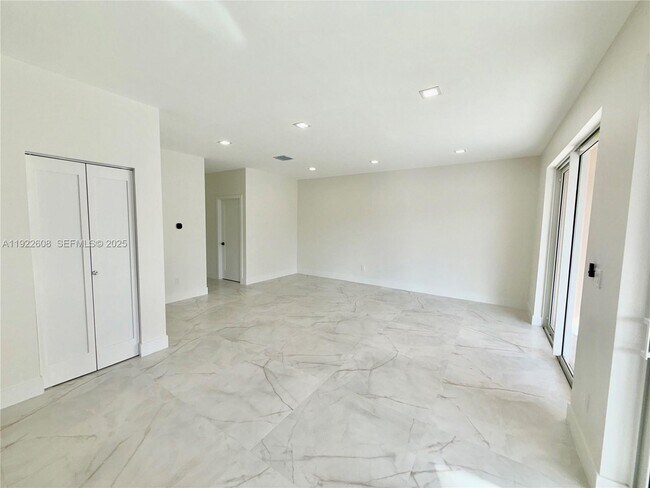 Building Photo - 15254 SW 109th St