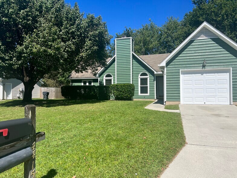 Building Photo - 4415 Bridgeport Dr