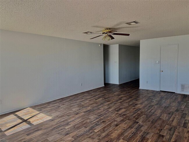 Building Photo - 4302 Janelle Dr