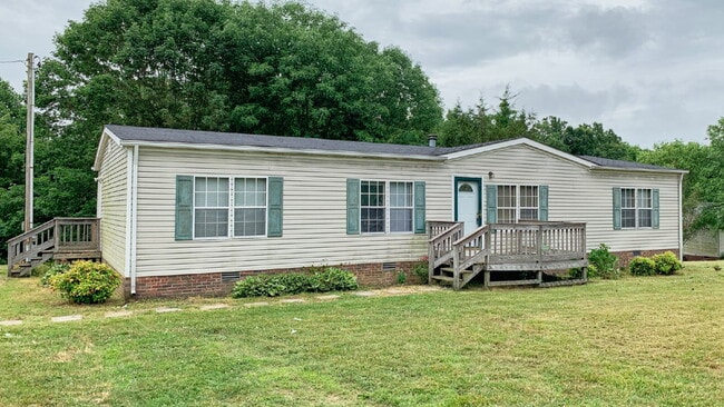 Building Photo - For Rent: Large 3BR, 2BA