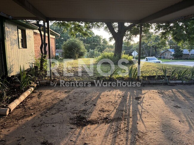 Building Photo - 1501 Briarwood Blvd