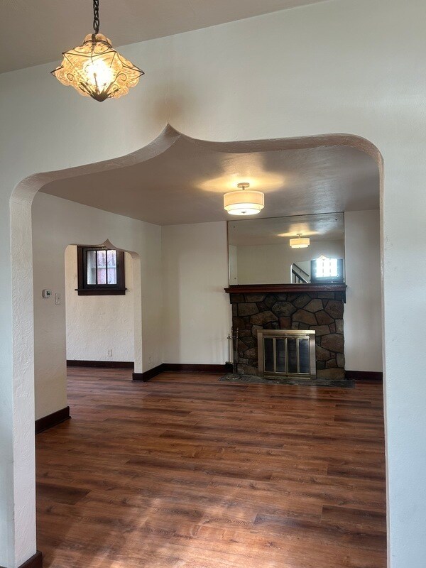 Building Photo - 114 Augusta St