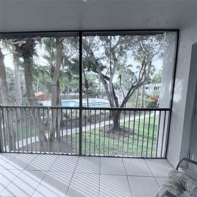 Building Photo - 16521 Blatt Blvd