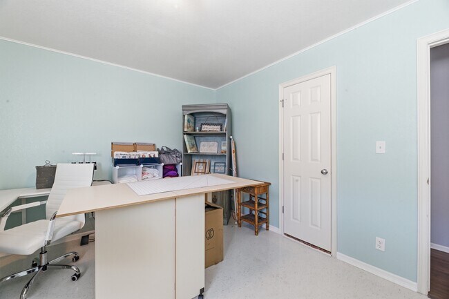 Building Photo - 15208 E 108th Pl N