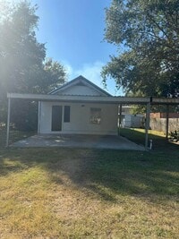 Building Photo - 121 St Landry St