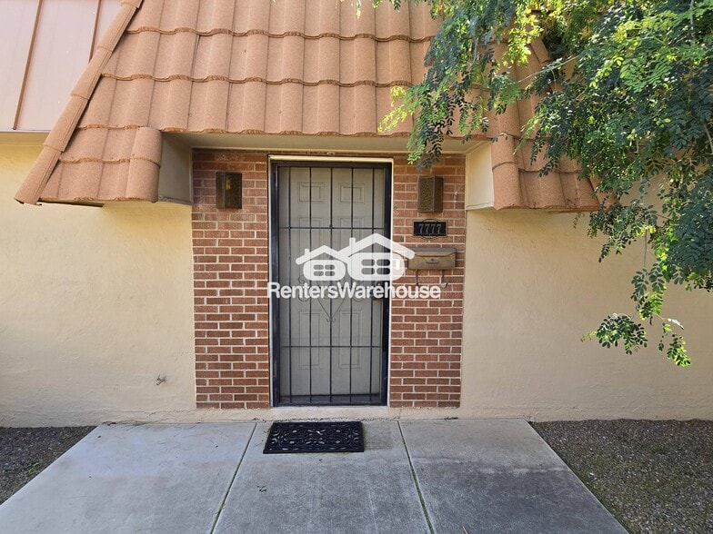 Primary Photo - 7777 N 19th Ave