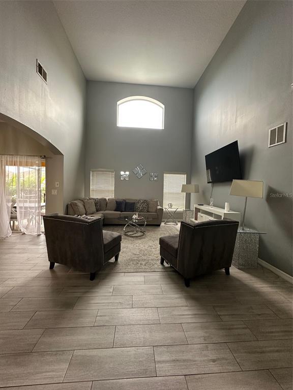 Building Photo - 224 Paloma Dr