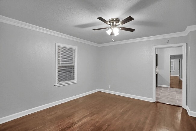 Building Photo - Sherwood Forest Living / 810 sqft / Monitored Alarm