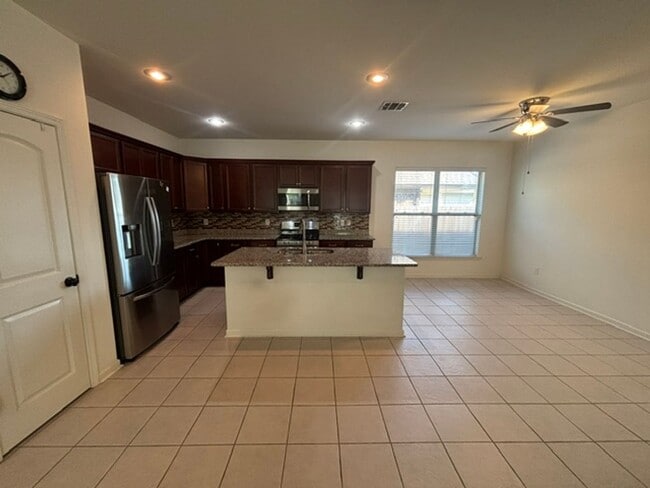 Building Photo - 18328 Crows Nest Dr