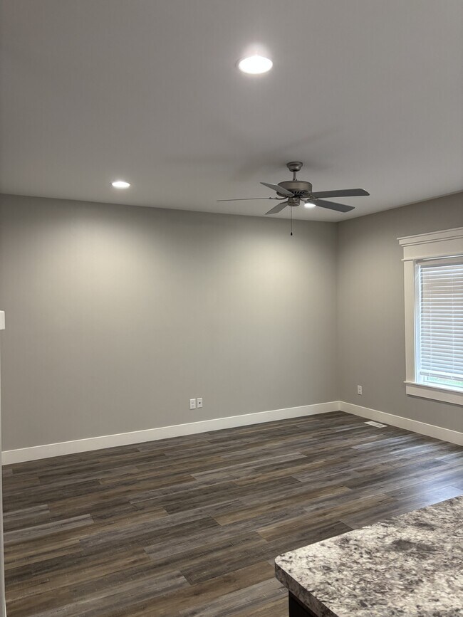 Building Photo - 3420 E Guila Dr