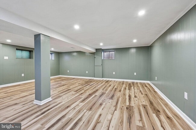 Building Photo - 7200 Vellex Ln