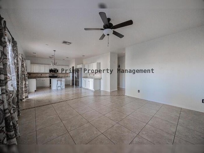 Building Photo - 16966 W Saguaro Ln