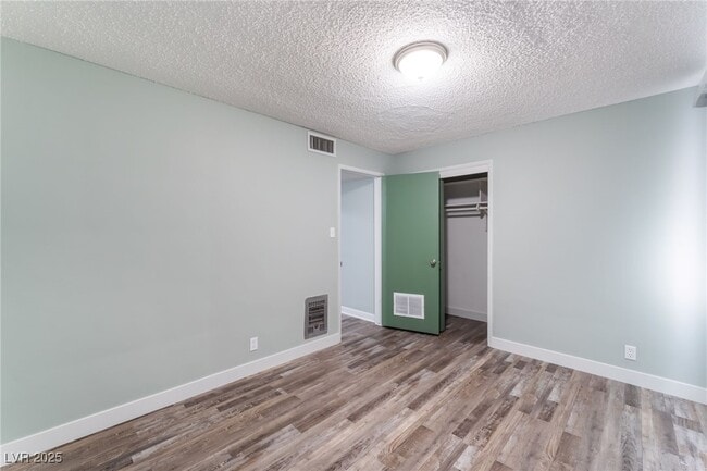 Building Photo - 2112 S Van Patten Pl