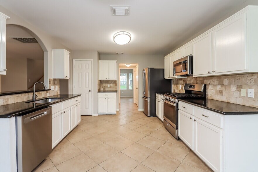 Building Photo - 2427 Ranch Hollow Ct