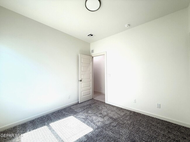 Building Photo - 7792 Enchanted Pk Dr