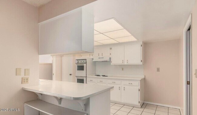 Building Photo - 10207 W Kingswood Cir