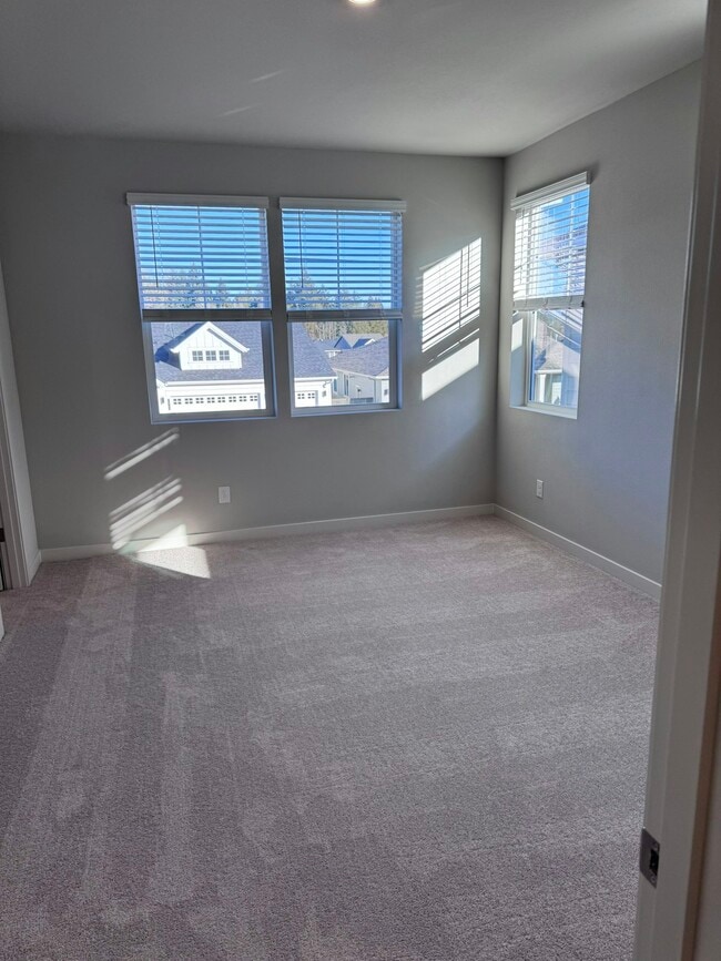 Building Photo - 7298 SE Madrone St