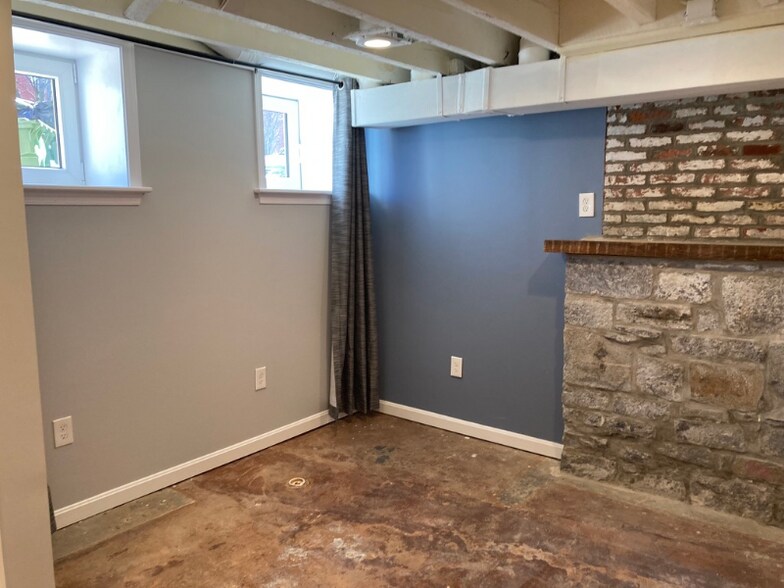 Building Photo - 132 N Collington Ave
