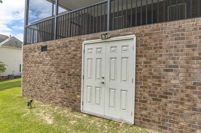Building Photo - 213 Yellow Jasmine Dr