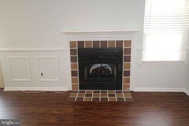 Building Photo - 681 Rose Hollow Dr