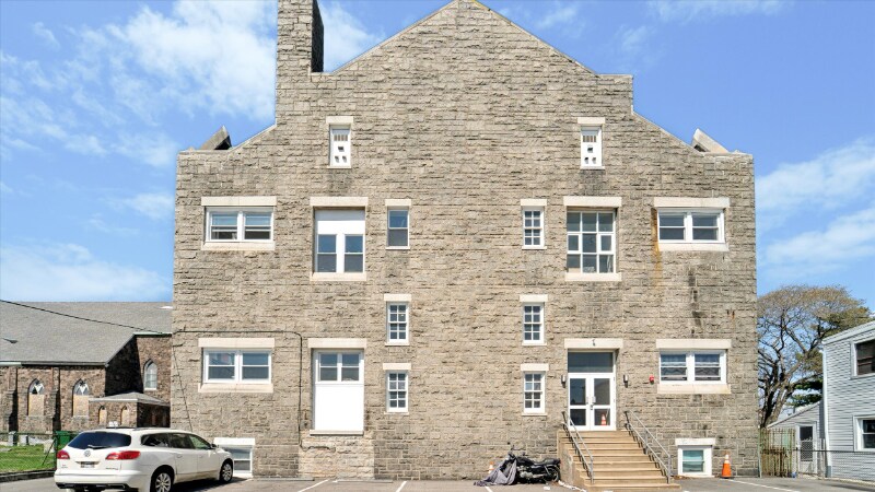 Building Photo - 4635 E Thompson St