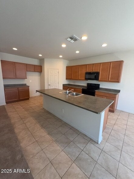 Building Photo - 19928 W Buchanan St