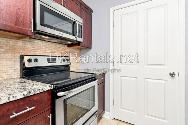 Building Photo - 1101 Juniper St NE