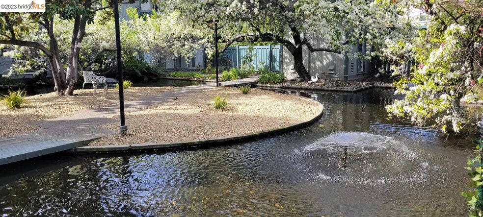 Primary Photo - 1036 Oak Grove Rd