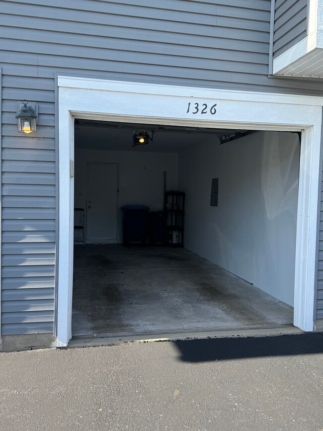 Building Photo - 1326 Barclay Ln