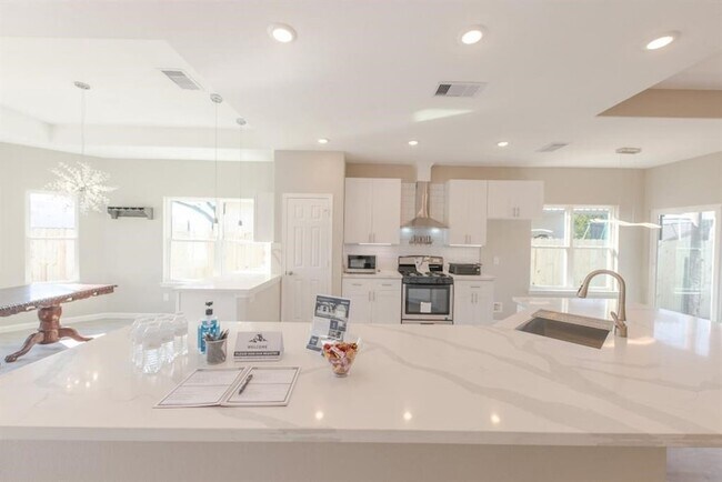 Building Photo - 10274 Porto Rico Rd