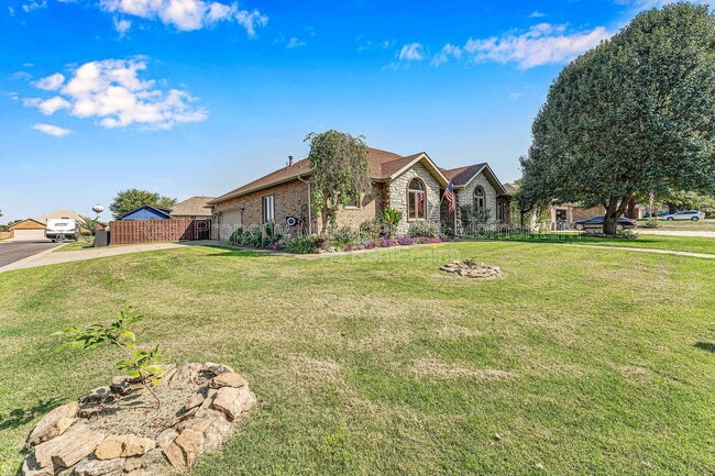 Building Photo - 514 N Ellen St