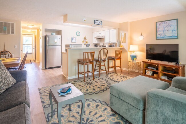 Building Photo - FURNISHED OFF-SEASON MONTHLY RENTAL - AVAILABLE MID-SEPTEMBER '25 (CALL FOR AVAILABLE MONTHS)