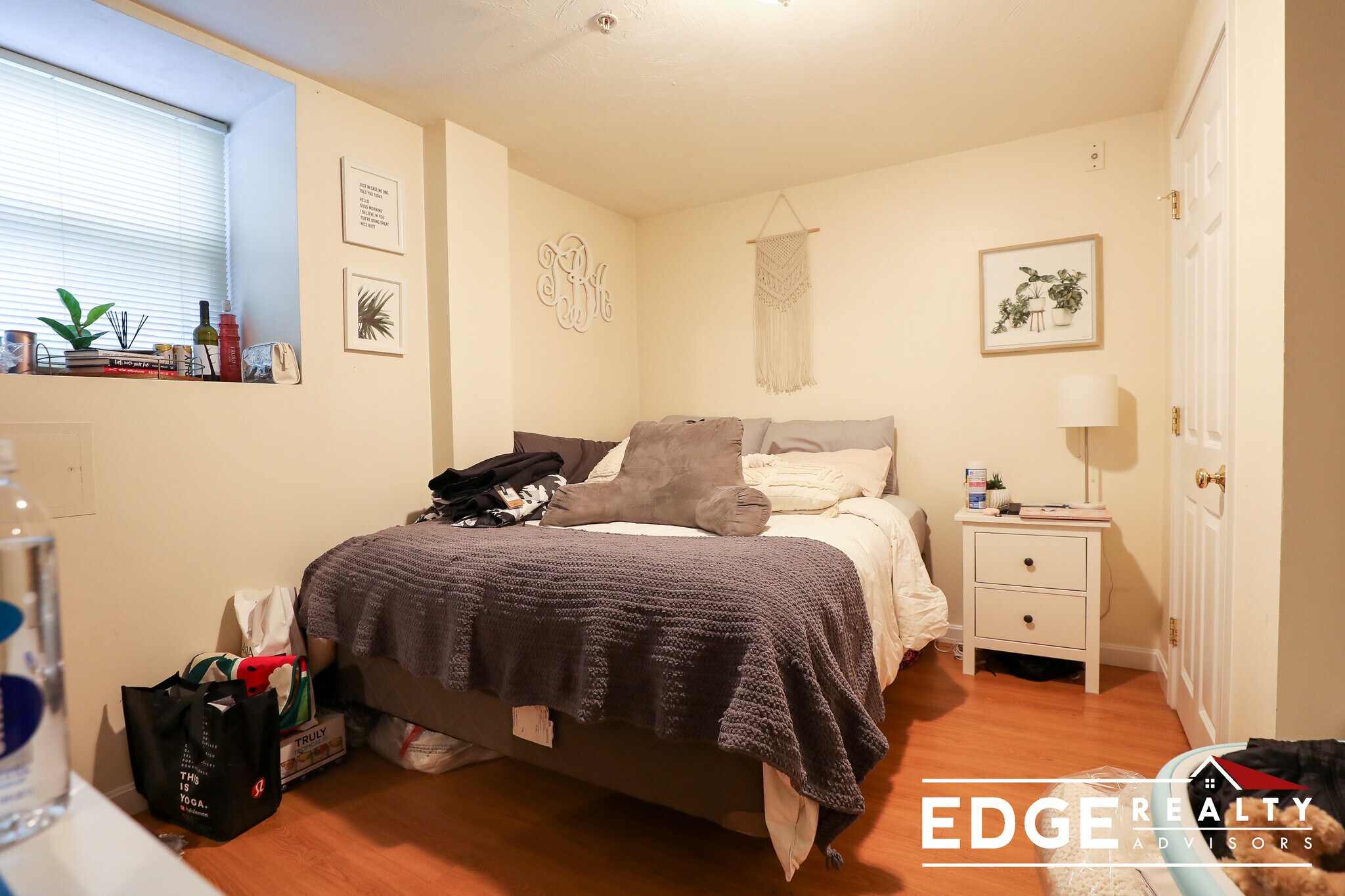 Building Photo - 18 Sutherland Rd