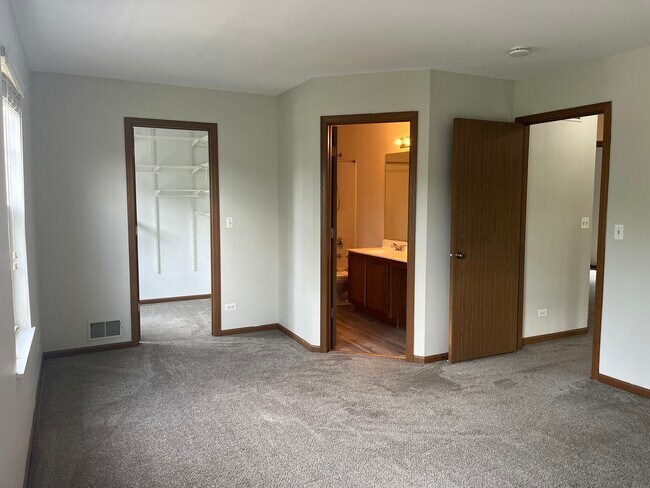 Building Photo - 2830 Alameda Ct