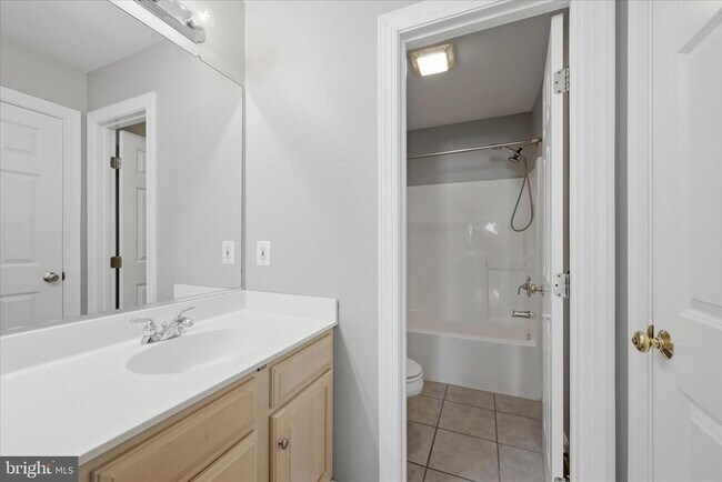 Building Photo - 102 Bramble Ct