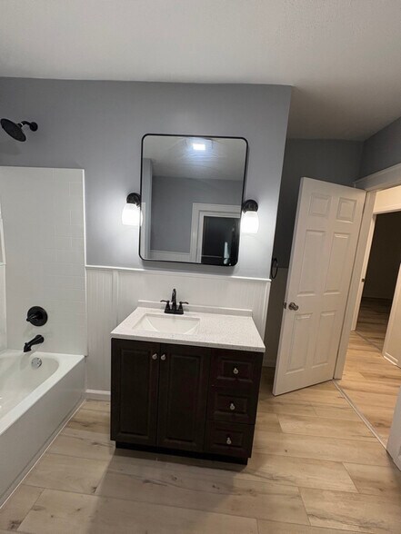 Building Photo - 1104 Wilmington Ave