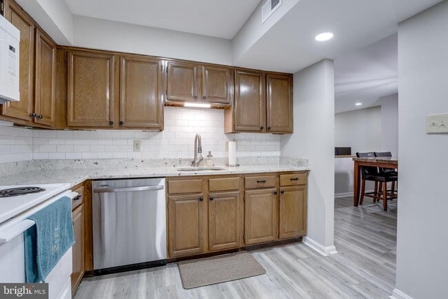 Building Photo - 6454 Birch Leaf Ct