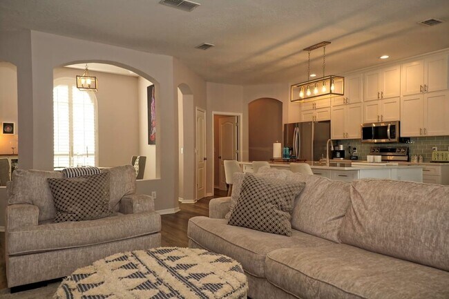 Building Photo - Executive Home in Dr. Phillips