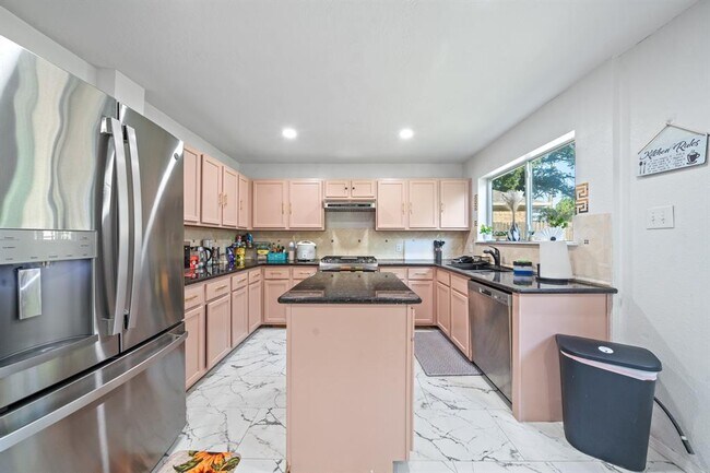 Building Photo - 16815 Watering Oaks Ln