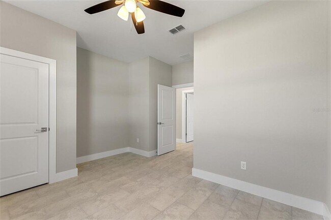 Building Photo - 3473 S San Mateo Dr