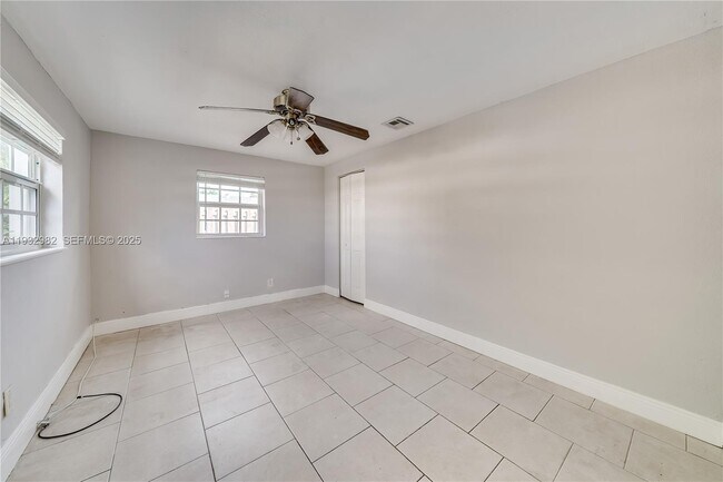 Building Photo - 5900 N Farragut Dr