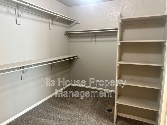 Building Photo - 2278 Stonefish Dr