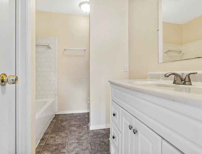 Building Photo - 8418 Lone Quail Dr