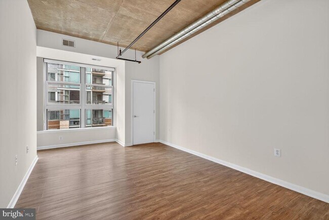 Building Photo - 1300 N St NW