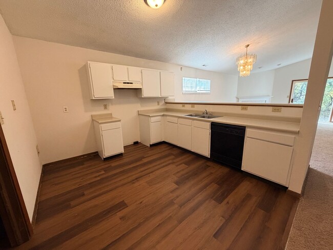 Building Photo - 4020 Crabtree Ct