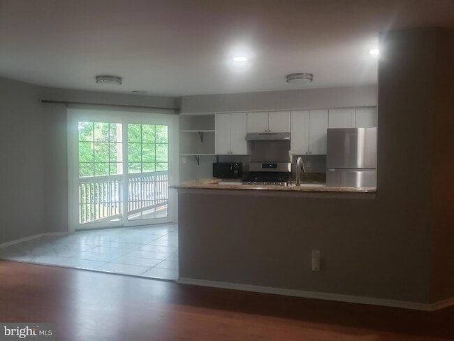 Building Photo - 5032 Beech Ct