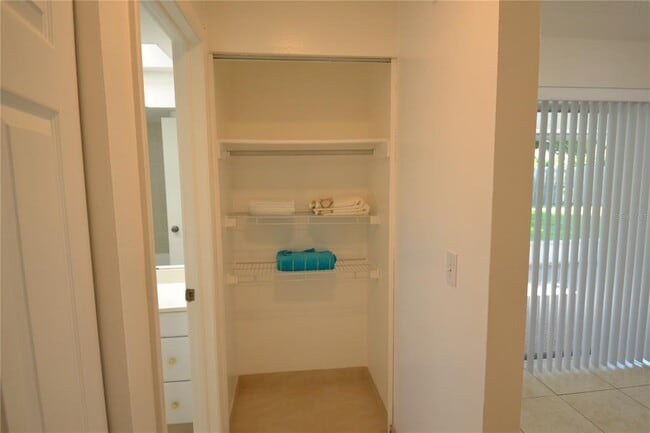 Building Photo - 2357 White Oak Cir