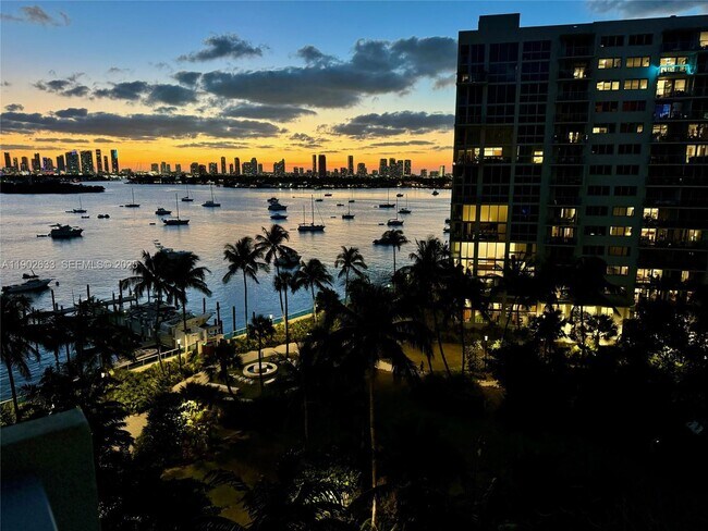 Building Photo - 1500 Bay Rd